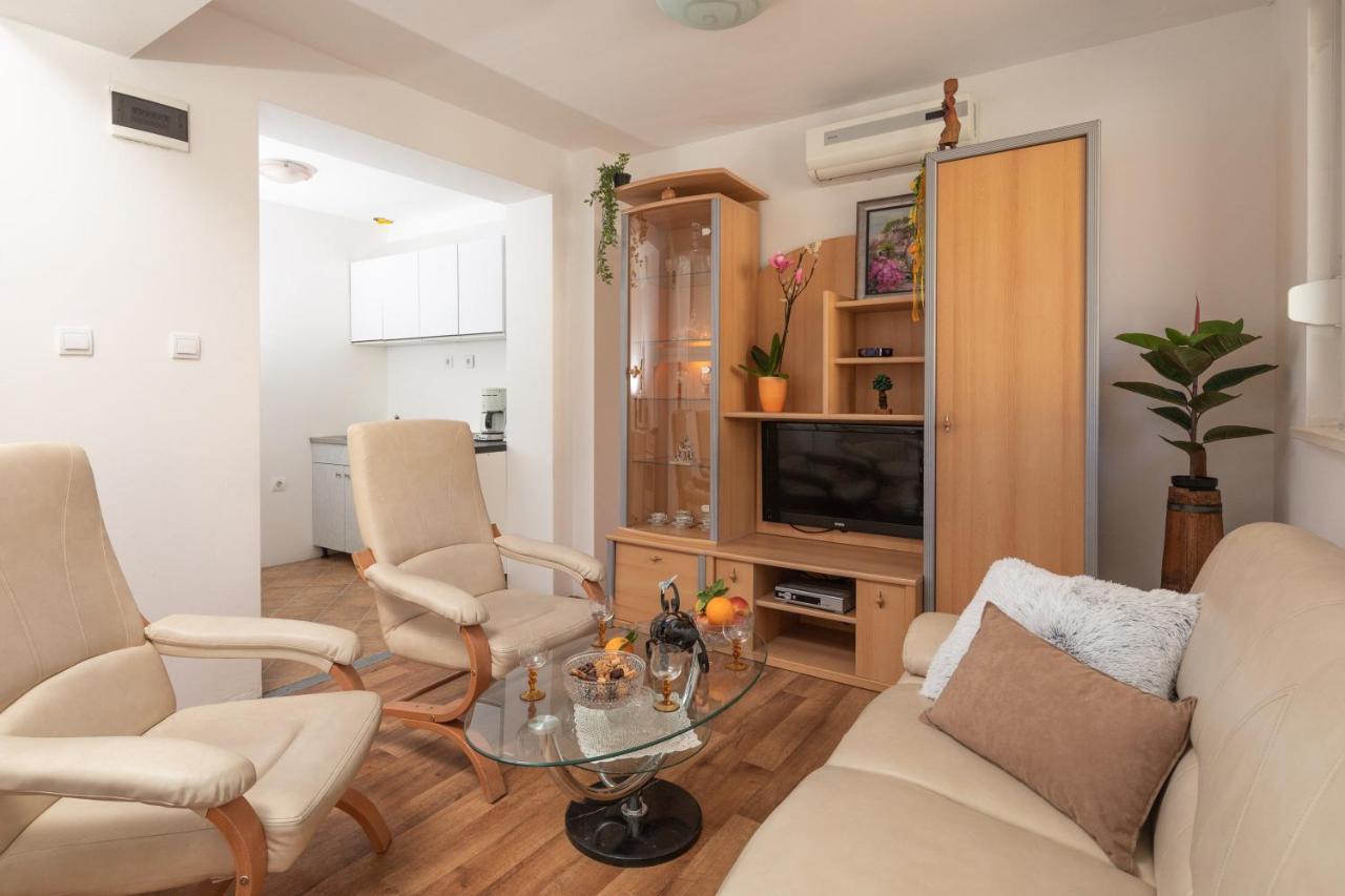Beach Apartments "Bili Cvitak" ดูเช ภายนอก รูปภาพ