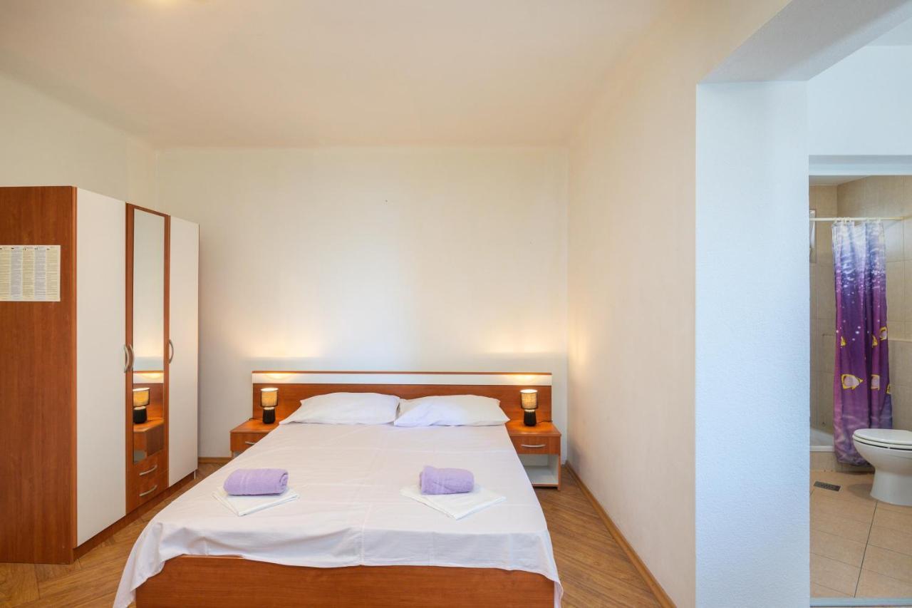 Beach Apartments "Bili Cvitak" ดูเช ภายนอก รูปภาพ